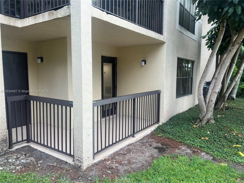 Fully renovated unit, new tiles all over, renovated bathrooms - Beach Condo for sale in Pompano Beach, Florida on Beachhouse.com