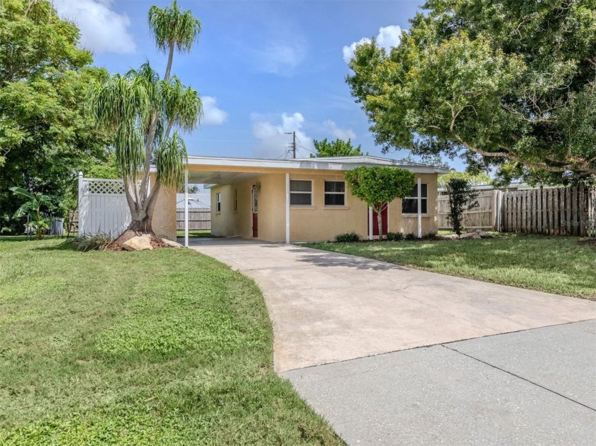 This charming two-bedroom, one-bath home is just minutes from - Beach Home for sale in Venice, Florida on Beachhouse.com