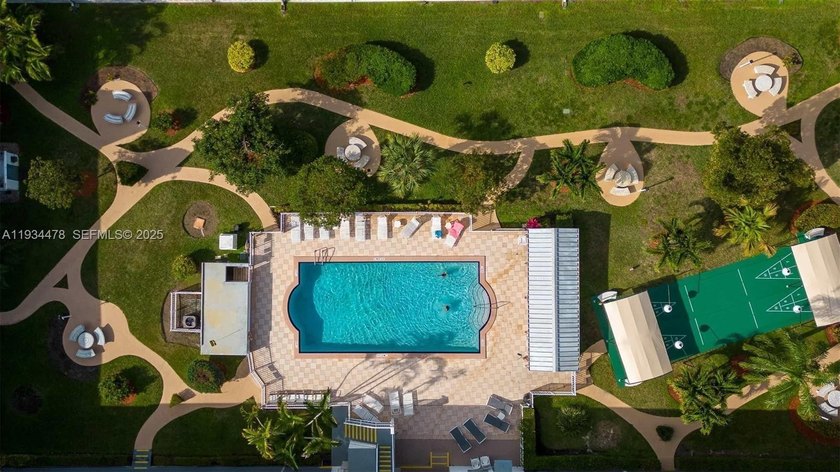 55+ gated community. Bright 1-bedroom, 1-bath condo at Golden - Beach Condo for sale in Miami, Florida on Beachhouse.com