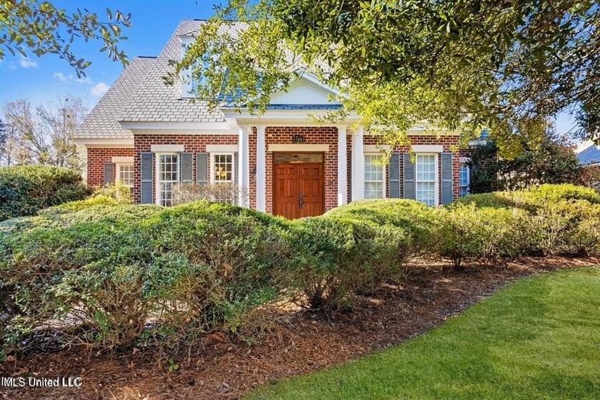 Custom built home in Florence Gardens, an extremely well laid - Beach Home for sale in Gulfport, Mississippi on Beachhouse.com