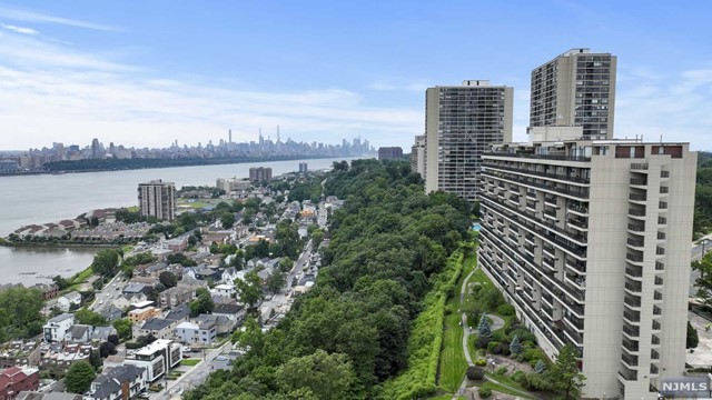 INCREDIBLE OPPORTUNITY! Welcome to this spacious 3 bedroom 2 - Beach Apartment for sale in Fort Lee, New Jersey on Beachhouse.com