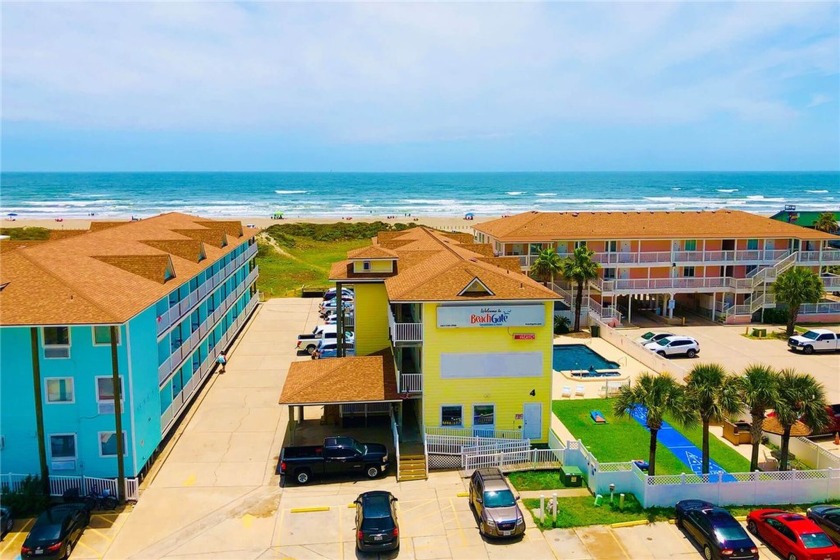 Price Reduction! Recently remodeled ground floor 3 bedroom/3 - Beach Condo for sale in Port Aransas, Texas on Beachhouse.com