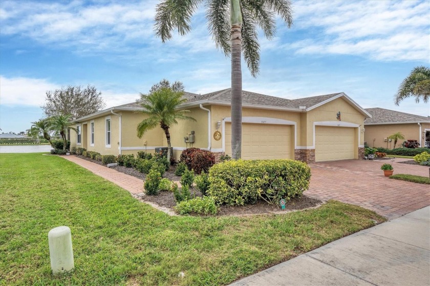 LARGE 1,525 sq. ft., LAKE VIEW, 3 BEDROOMS, SUPER-WELL - Beach Home for sale in Englewood, Florida on Beachhouse.com