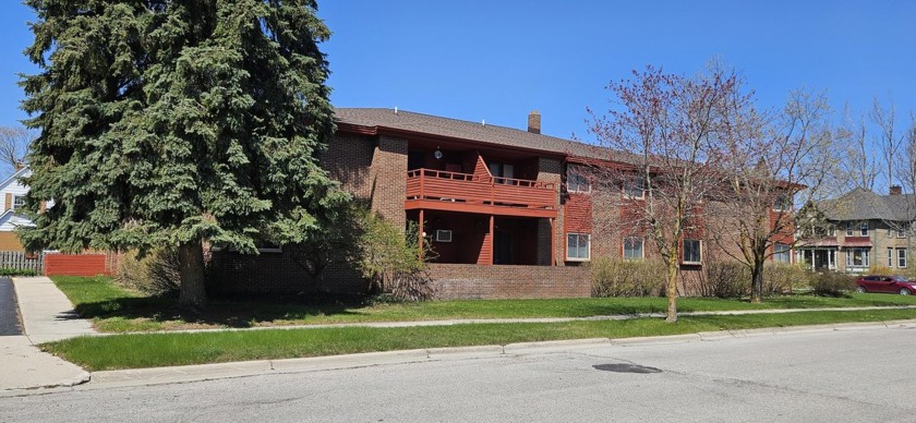 Convenient location and no maintenance, what a perfect - Beach Home for sale in Alpena, Michigan on Beachhouse.com
