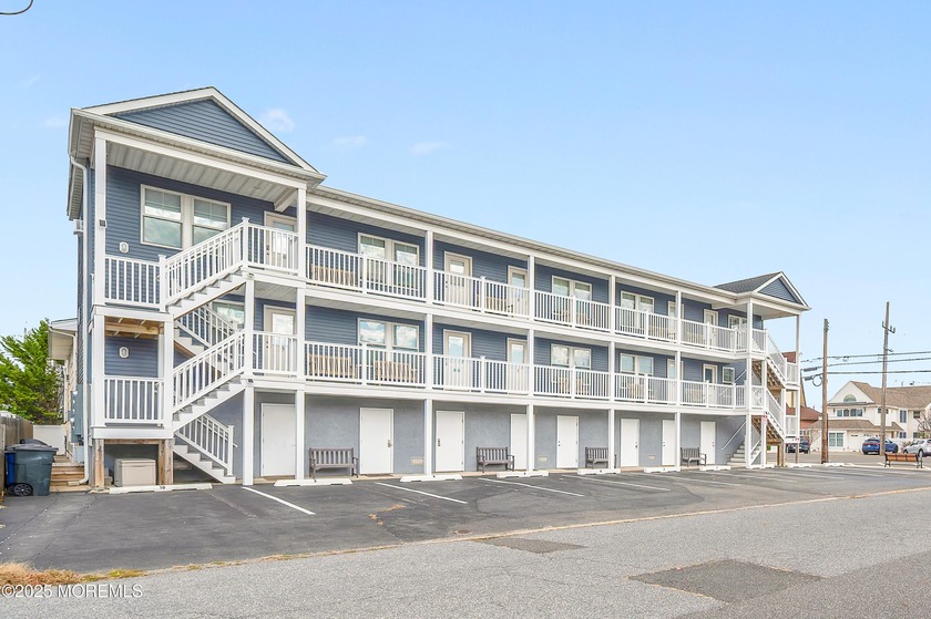 LAVALLETTE - NEWER CONSTRUCTION -CONDO COMPLEX ONE BLOCK TO THE - Beach Condo for sale in Lavallette, New Jersey on Beachhouse.com