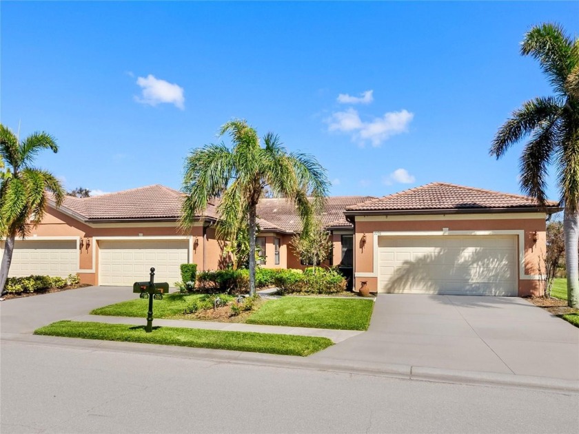 Enjoy sparkling lake views from this maintenance-free garden - Beach Home for sale in Venice, Florida on Beachhouse.com