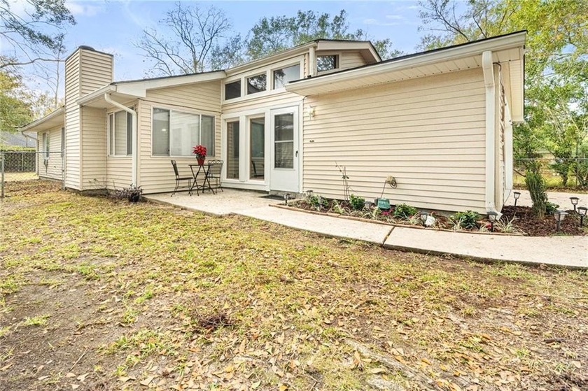 Charming and updated 3-bedroom, 2-bath home with a 2-car - Beach Home for sale in Slidell, Louisiana on Beachhouse.com