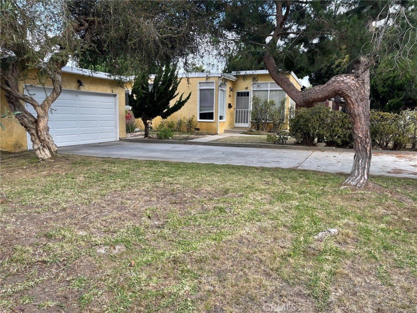 This older Upper Riviera home is located at the intersection of - Beach Home for sale in Redondo Beach, California on Beachhouse.com