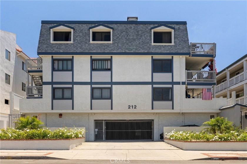 Move-in ready and meticulously maintained, this beautifully - Beach Condo for sale in El Segundo, California on Beachhouse.com
