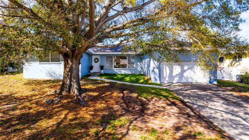 Beautifully updated three bedroom, three bathroom home in Harbor - Beach Home for sale in Largo, Florida on Beachhouse.com