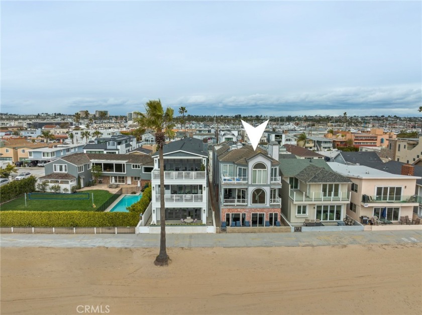 Welcome to 1818 West Oceanfront, the Newport Beach Peninsula's - Beach Condo for sale in Newport Beach, California on Beachhouse.com