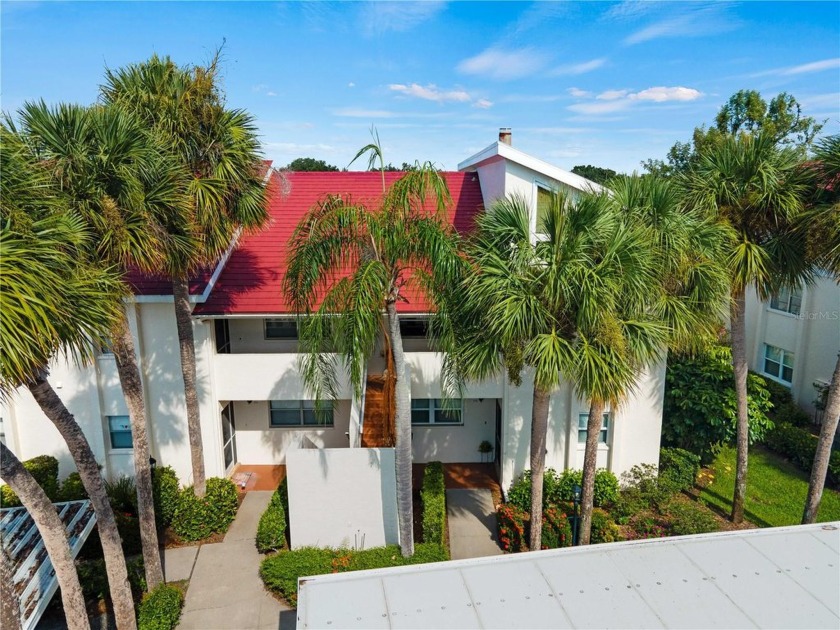 Take a look at this wonderful golf course view condo. This 2 - Beach Condo for sale in Venice, Florida on Beachhouse.com