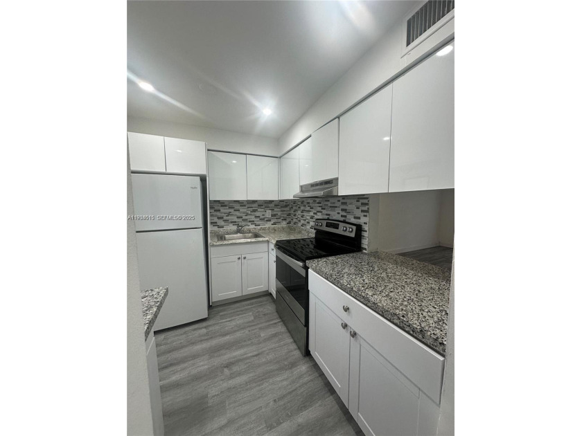 CASH ONLY | PRIME AVENTURA LOCATION | NO RENTAL RESTRICTIONS

 - Beach Other for sale in Aventura, Florida on Beachhouse.com