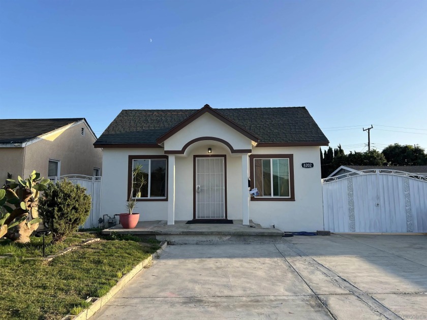 Don't miss this opportunity to own a charming single-family home - Beach Home for sale in Westminster, California on Beachhouse.com