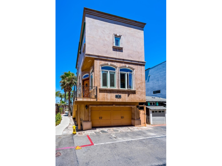 Take advantage of this wonderful opportunity to make your dream - Beach Home for sale in Surfside, California on Beachhouse.com