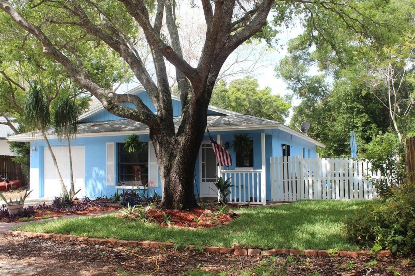 MOTIVATED SELLER! Welcome home to 1335 15th Street, a delightful - Beach Home for sale in Palm Harbor, Florida on Beachhouse.com