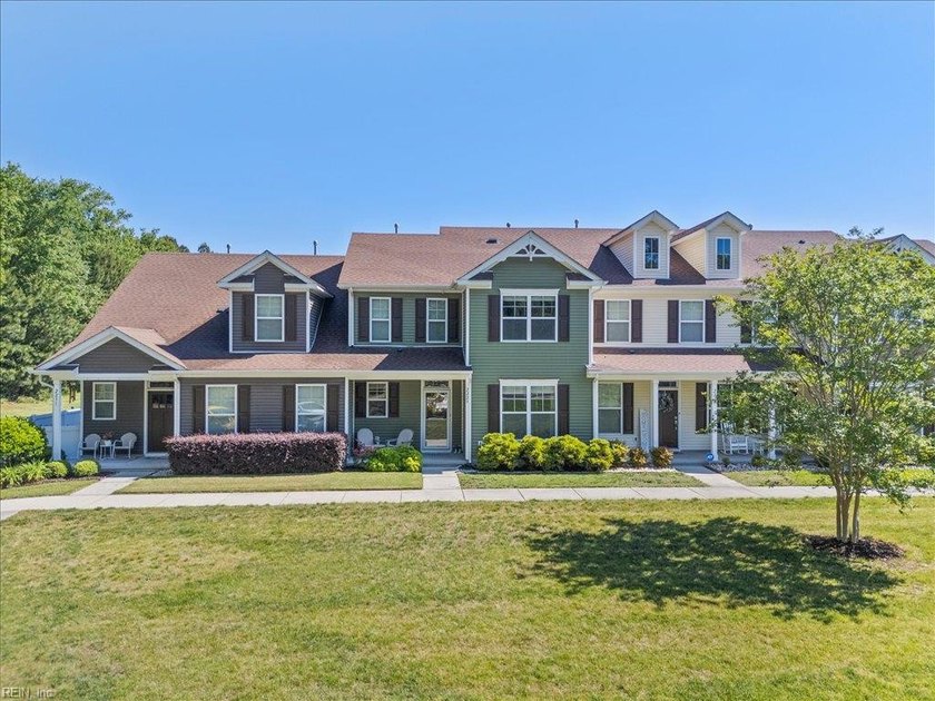 Welcome home to this charming turn-key townhome offering - Beach Townhome/Townhouse for sale in Virginia Beach, Virginia on Beachhouse.com
