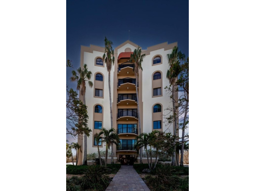 LOCATION, LOCATION, LOCATION! Welcome to this luxury waterfront - Beach Condo for sale in Sarasota, Florida on Beachhouse.com