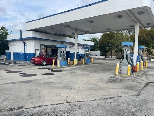 Gas station and mechanic shop on high traffic federal Highway - Beach Commercial for sale in Dania, Florida on Beachhouse.com