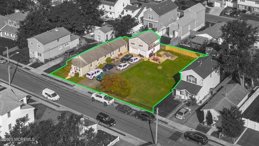 Charming ranch-style 3BR home on an oversized 100x100 lot with a - Beach Home for sale in Union Beach, New Jersey on Beachhouse.com