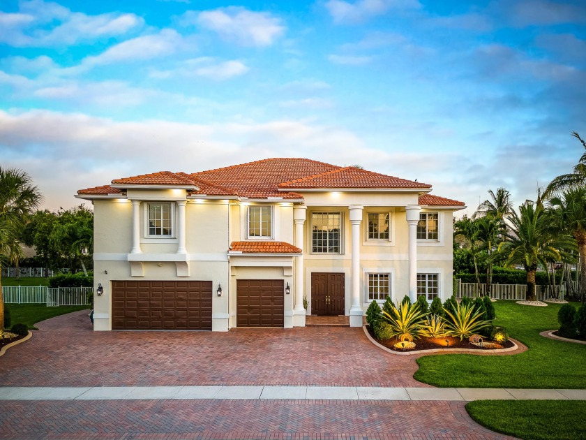 OVER 4100sqft 6bed, 4full bath POOL HOME! STUNNING- This - Beach Home for sale in Wellington, Florida on Beachhouse.com