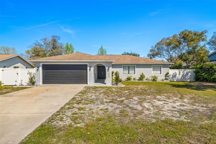 Welcome to this beautifully renovated 3 bedroom / 2 bath home in - Beach Home for sale in Weeki Wachee, Florida on Beachhouse.com