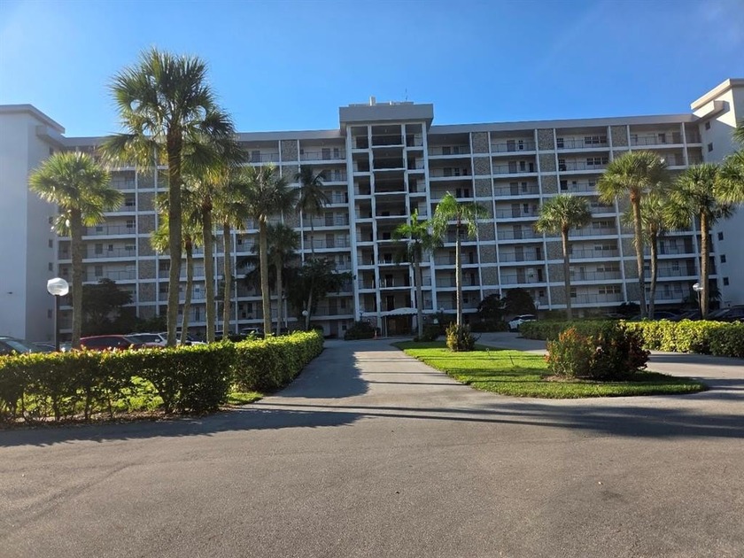 Seldom available, beautiful, and spacious 1 Bedroom/ ! Bathroom - Beach Condo for sale in Pompano Beach, Florida on Beachhouse.com