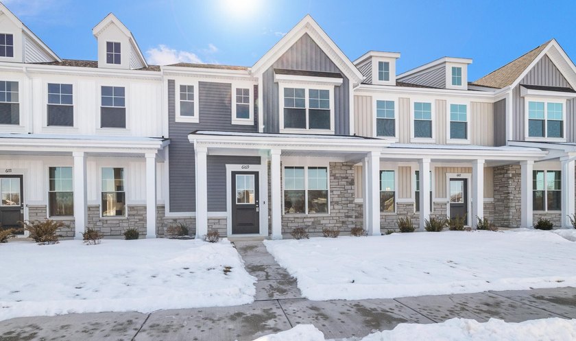 Enjoy this ready to move into 3 bedroom Adler townhome! The open - Beach Townhome/Townhouse for sale in Portage, Indiana on Beachhouse.com