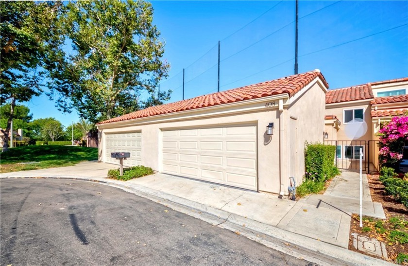 Completely Upgraded unit in the Fairway Village is waiting for a - Beach Townhome/Townhouse for sale in Fullerton, California on Beachhouse.com