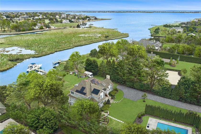 This amazing 4 bedroom, 4 bathroom Post Modern home has - Beach Home for sale in Westhampton, New York on Beachhouse.com