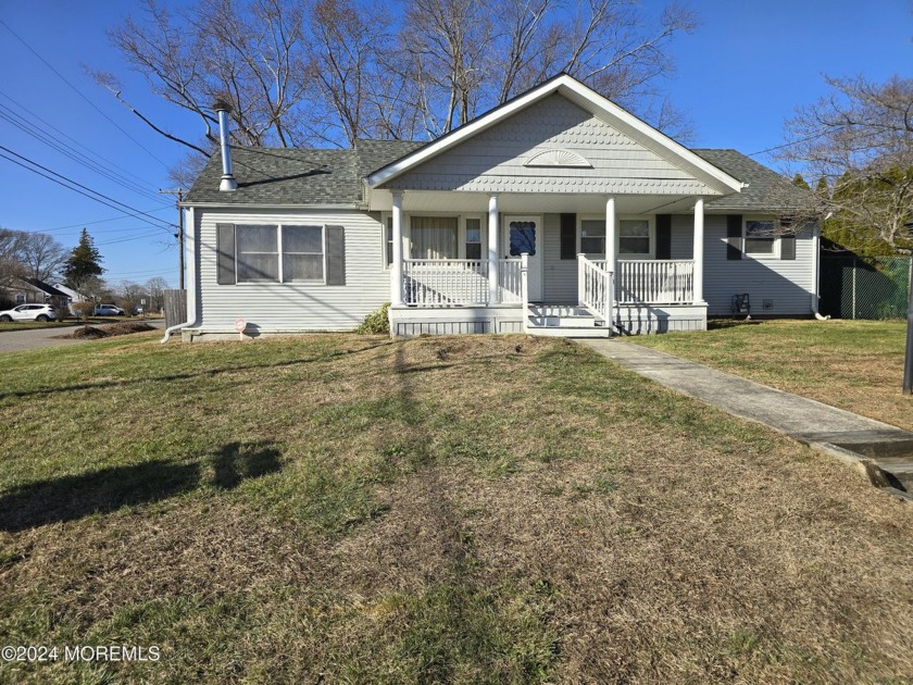 Charming 3 bedroom corner ranch located in Hamilton Gardens - Beach Home for sale in Neptune, New Jersey on Beachhouse.com