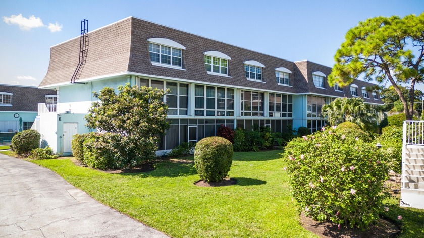 Brilliant location, and genius purchase for the savvy buyer who - Beach Condo for sale in Vero Beach, Florida on Beachhouse.com