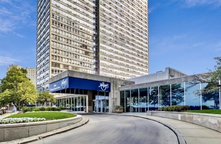 Sun-filled 1-bedroom, 1-bath condo on the 16th floor of the - Beach Condo for sale in Chicago, Illinois on Beachhouse.com
