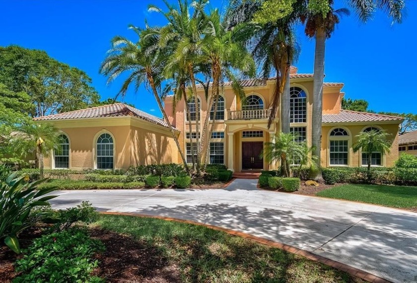 **FANTASTIC GOLF COURSE ESTATE - WILL NOT LAST!** This Elegant - Beach Home for sale in Osprey, Florida on Beachhouse.com