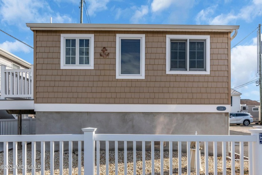 OWNED LAND OCEAN BEACH 2! Larger lot 2 bedroom cottage which was - Beach Home for sale in Lavallette, New Jersey on Beachhouse.com