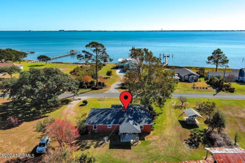 Looking for over a 1/2 acre of land with a view of the ICW? Look - Beach Home for sale in Newport, North Carolina on Beachhouse.com