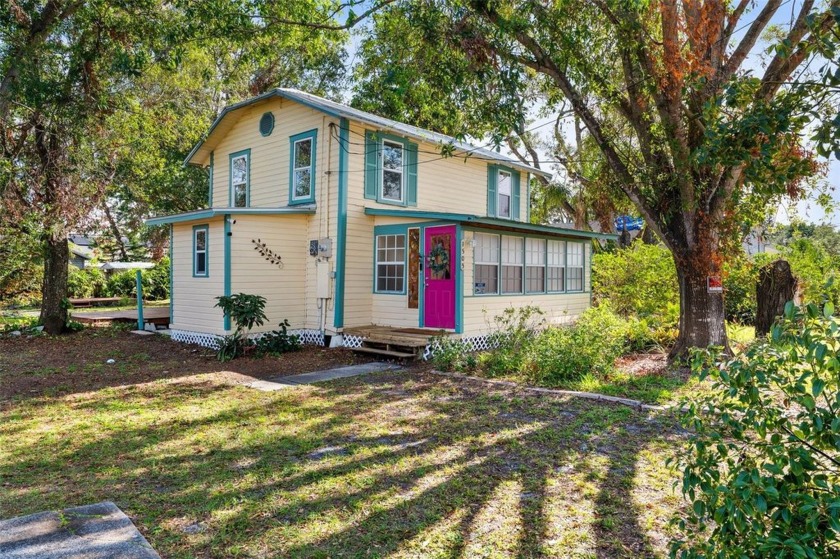 Welcome home to your new 2BD|2BA haven, perfectly situated in - Beach Home for sale in Bradenton, Florida on Beachhouse.com