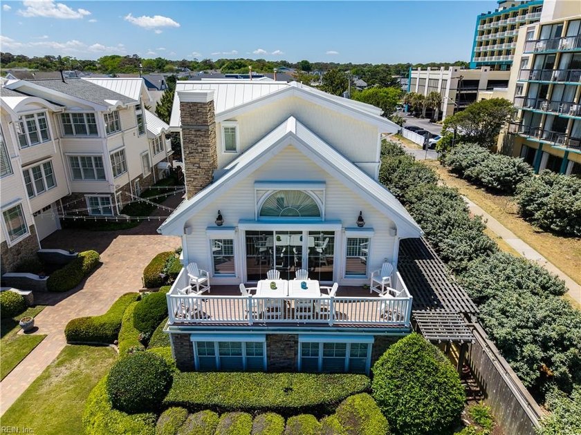 Set on a gorgeous oversized North End oceanfront site behind a - Beach Home for sale in Virginia Beach, Virginia on Beachhouse.com