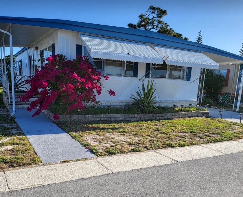 Owner says let's make a deal! New paint, new windows to be - Beach Home for sale in Clearwater, Florida on Beachhouse.com