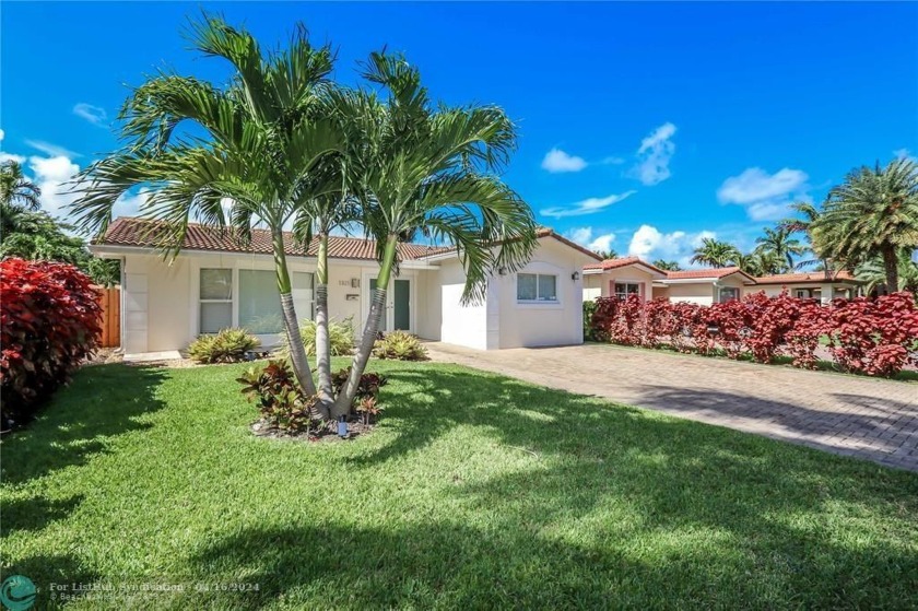 Beautiful updated 4 bedrooms & 3 Bathrooms home in the heart of - Beach Home for sale in Hollywood, Florida on Beachhouse.com