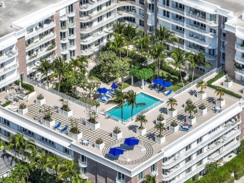 Private and exclusive Winthrop House condo with nearly 60' of - Beach Condo for sale in Palm Beach, Florida on Beachhouse.com