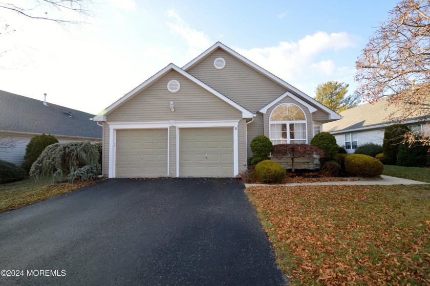 HURRY! This Lake Ridge I is ''UP ON THE HILL'' and is the first - Beach Home for sale in Toms River, New Jersey on Beachhouse.com