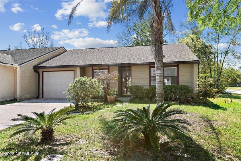 This beautifully maintained one-level townhome offers comfort - Beach Townhome/Townhouse for sale in Jacksonville, Florida on Beachhouse.com