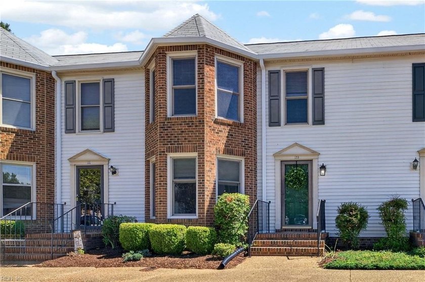 Charming 3 bedroom, 2 1/2 bath condo with great amentities - Beach Condo for sale in Suffolk, Virginia on Beachhouse.com