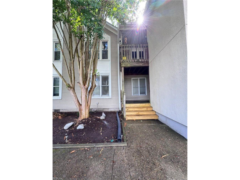 Welcome to Harborside West Condos. Nestled quietly in a - Beach Townhome/Townhouse for sale in Portsmouth, Virginia on Beachhouse.com
