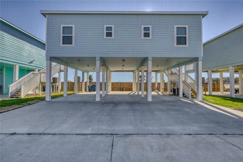 One of only six stilt-style homes with a deck that faces the bay - Beach Home for sale in Rockport, Texas on Beachhouse.com