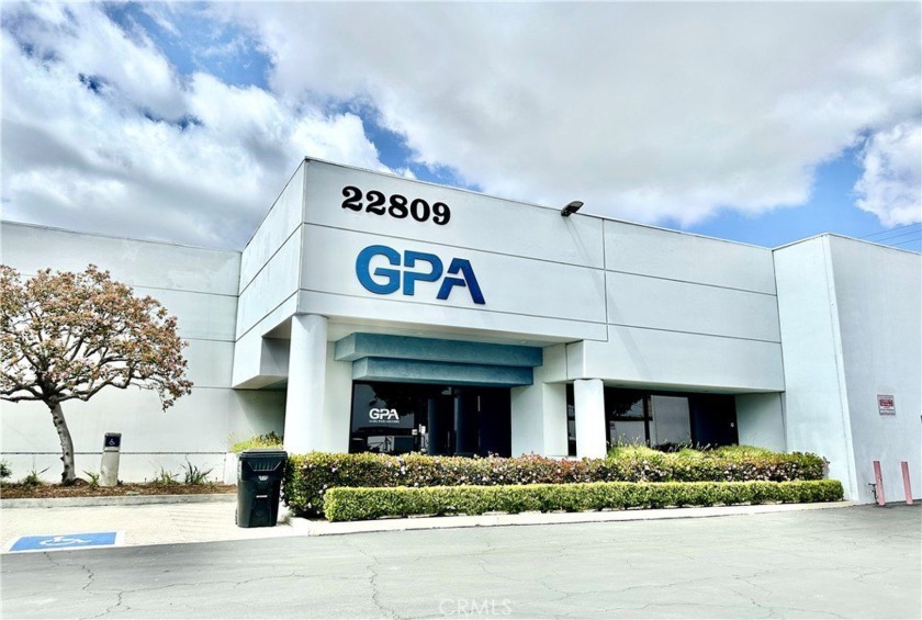 This is a rare opportunity to own a well-maintained industrial - Beach Commercial for sale in Torrance, California on Beachhouse.com