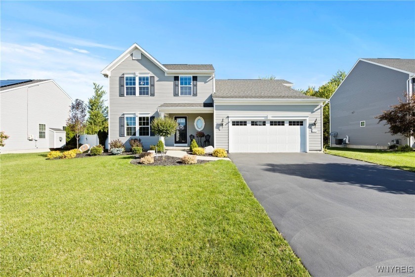 Welcome home to this beautiful colonial in the Woods of - Beach Home for sale in Lake View, New York on Beachhouse.com