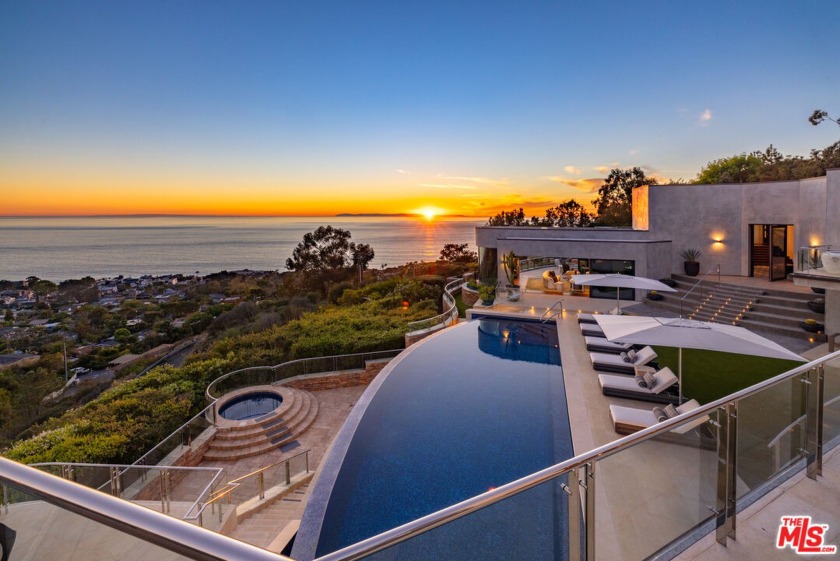 A spectacular articulation of light, space, and fine design, set - Beach Home for sale in Laguna Beach, California on Beachhouse.com