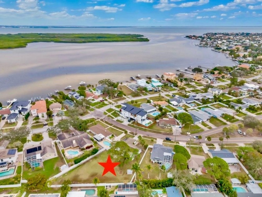 Attention investors and builders! Are you searching for a - Beach Lot for sale in St. Petersburg, Florida on Beachhouse.com